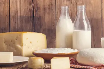 全脂乳制品可以在DASH饮食中食用。