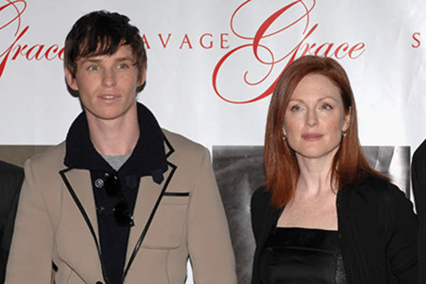 演员埃迪·雷德梅尼和女演员朱丽安·摩尔出席了的photocall“野性魅力。”