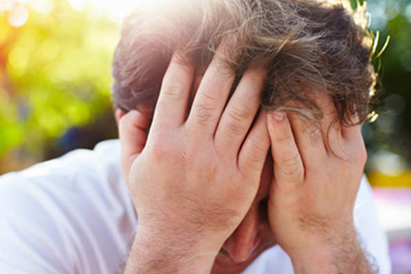 外面有个头晕的人。