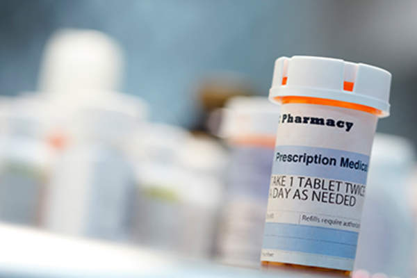 柜台上的处方药瓶子