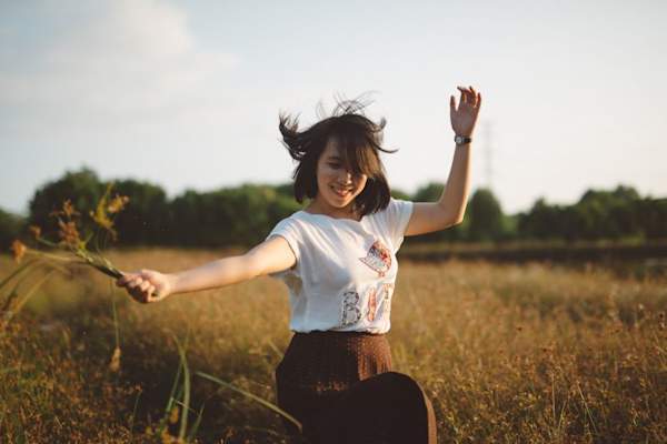 在外地女子跳舞