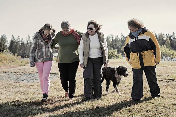 朋友带遛狗组。