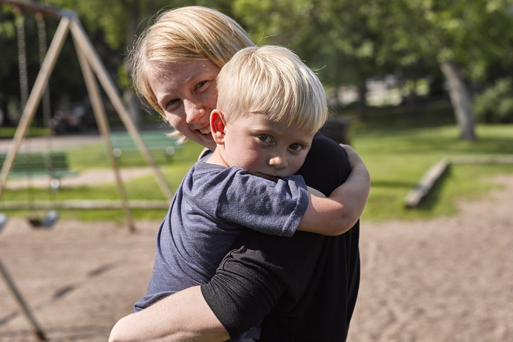 凯莉·凡尼尔和她的儿子