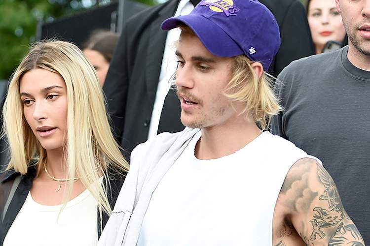 海莉和贾斯汀·比伯。