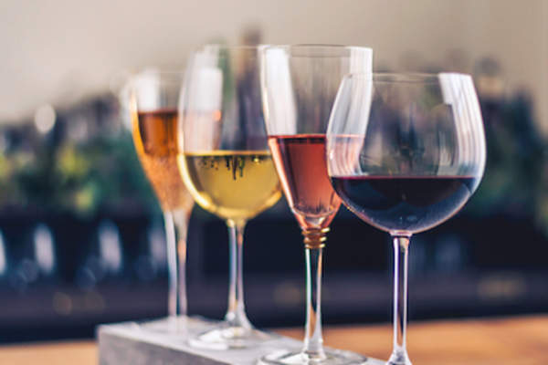 的四大名酒飞行。