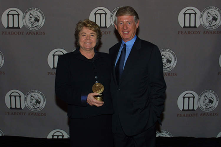 格雷斯安妮·多尼科佩尔和特德·科佩尔在第61届皮博迪奖午宴华尔道夫酒店2002年5月20日,