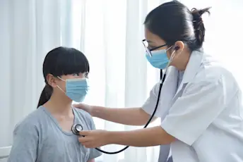 看医生的女孩