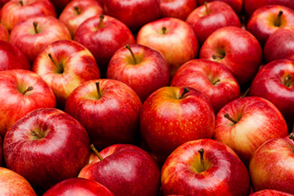 红苹果。