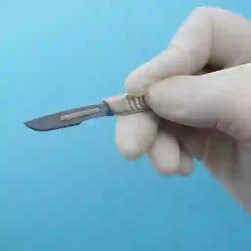 手术刀