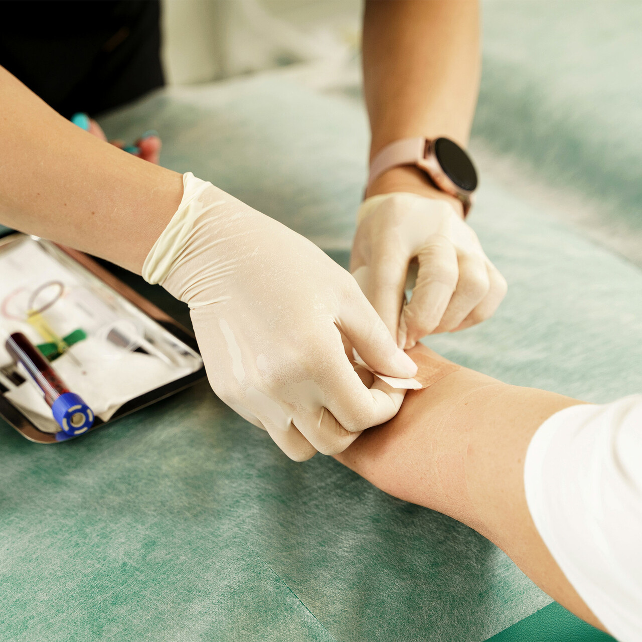 一个病人在抽血