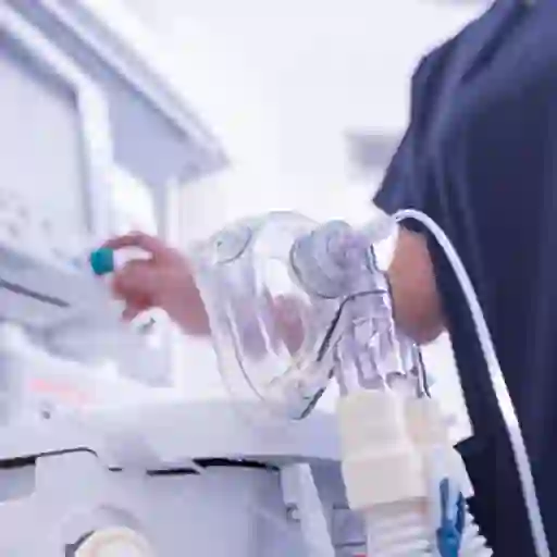 在医院氧气面罩。