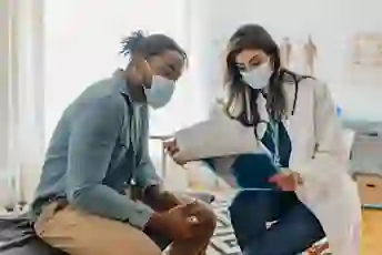 病人向医生咨询