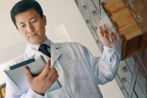 患者数据整体的医生检查。