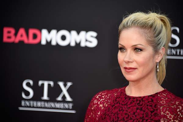 2016年7月26日,女演员克里斯蒂娜·阿普尔盖特出席了STX娱乐公司《坏妈妈》在曼恩村剧院的首映式。