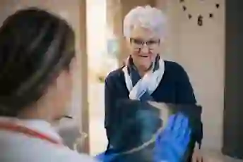 女人在医生办公室。