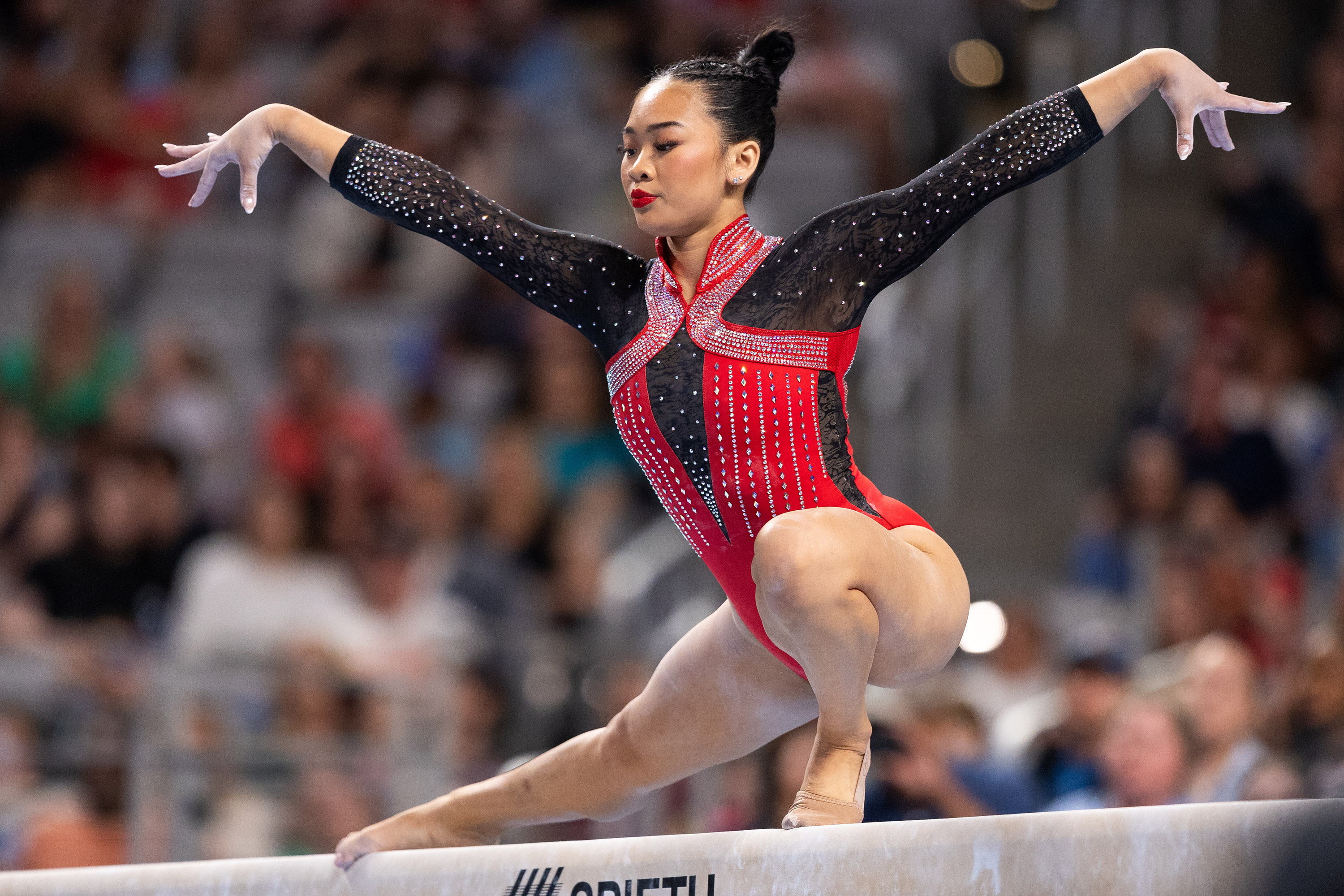 Olympic Gymnast Suni Lee Wins With Eczema