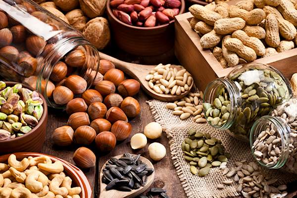 坚果和种子。