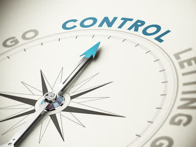 罗盘针指向控制，重新获得控制权的概念。