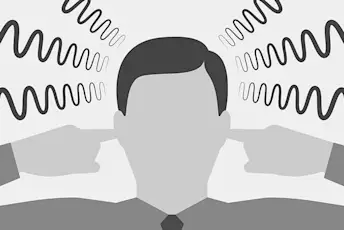 男人用手指塞了耳朵。