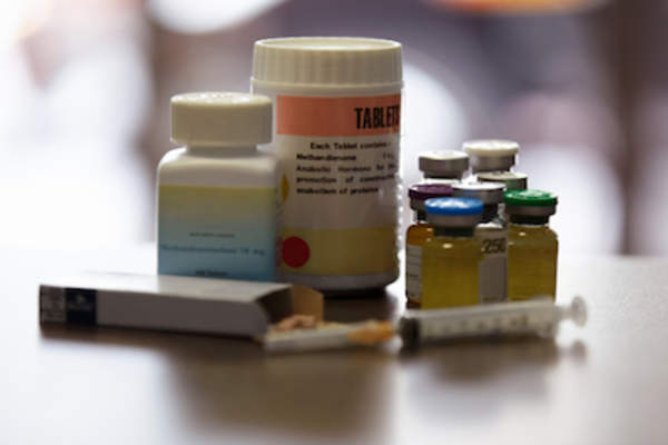 处方类固醇,药丸和注射剂。