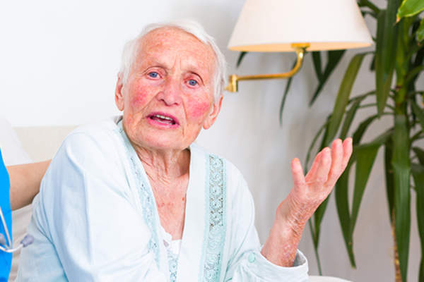 愤怒的痴呆病人的图像。