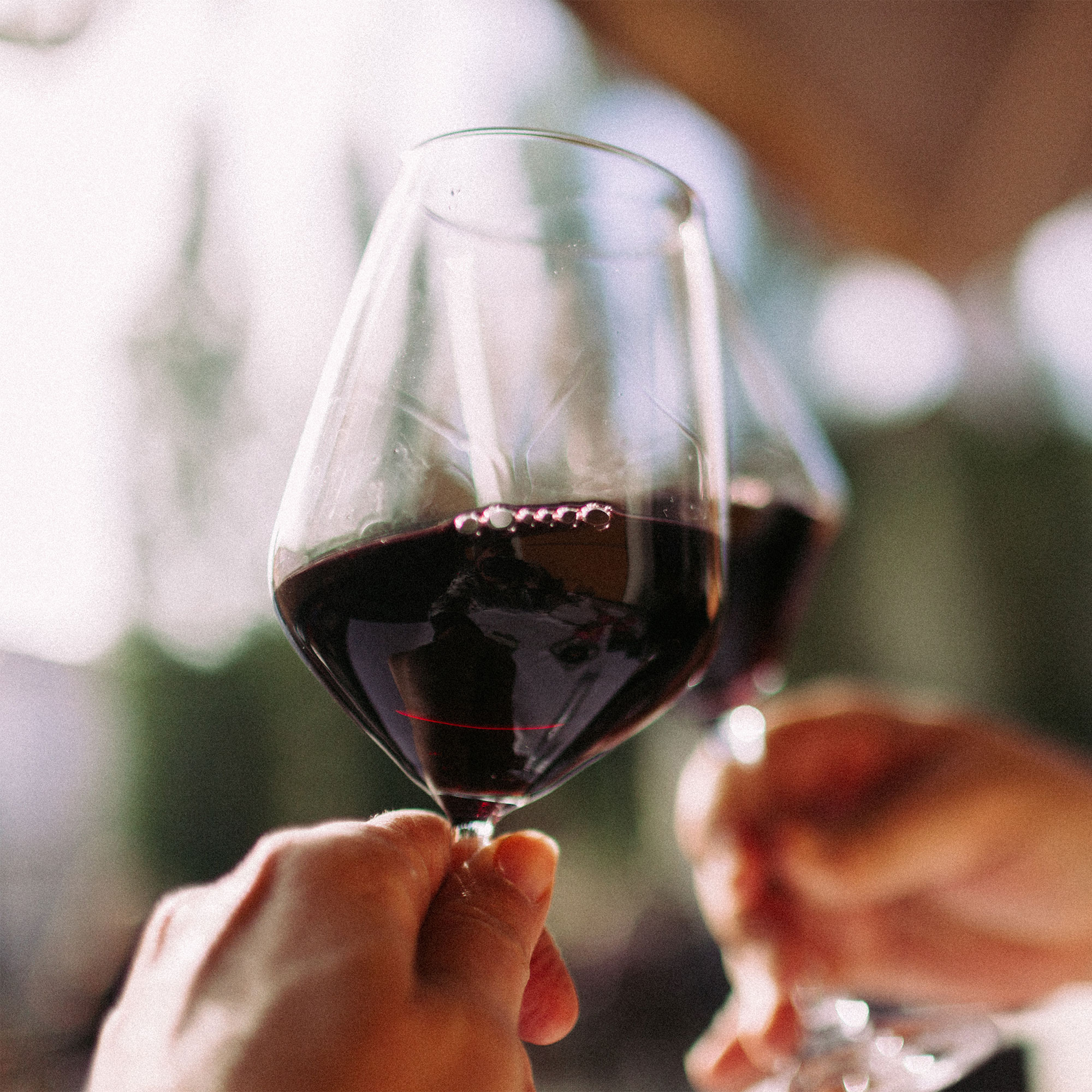 酒杯无比的特写镜头