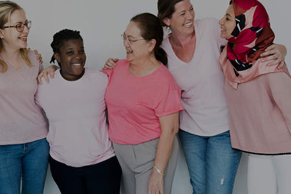 多民族的妇女。