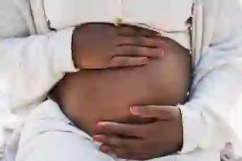 黑色的怀孕