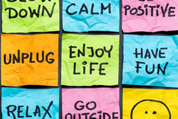 在便签上正提醒。