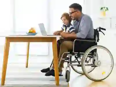 父母和孩子一起坐轮椅