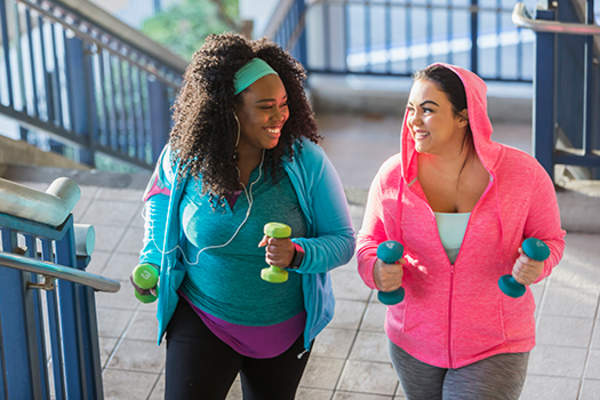 年轻女性运动形象