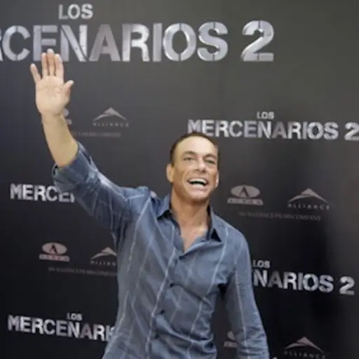 演员尚格·云顿在西班牙马德里的丽兹酒店参加《敢死队2》(《雇佣兵2》)的摄影。