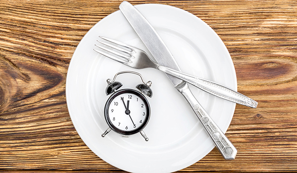 空腹观，钟上空盘。