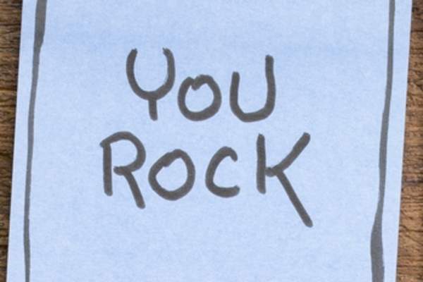 纸条上写着:“你摇滚”