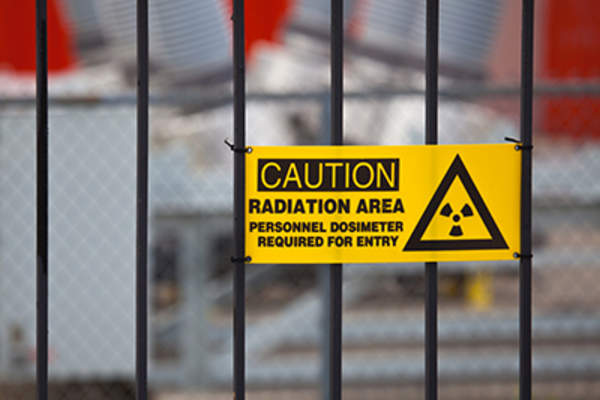 辐射警告标志。