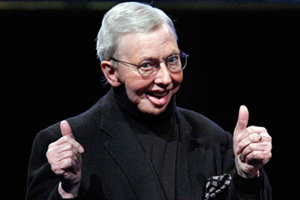 影评人罗杰·艾伯特接受电影新闻奖在巴黎拉斯维加斯的ShoWest展会期间ShoWest的职业成就