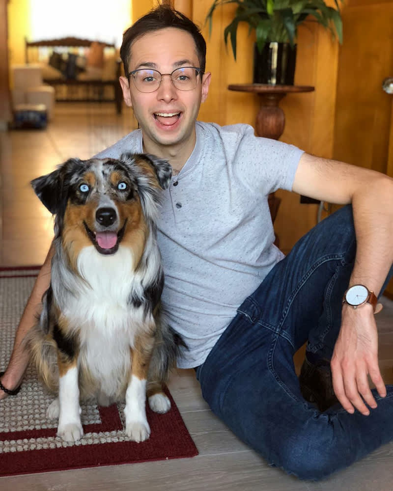 扎克Kornfeld和他的狗鲍伊。