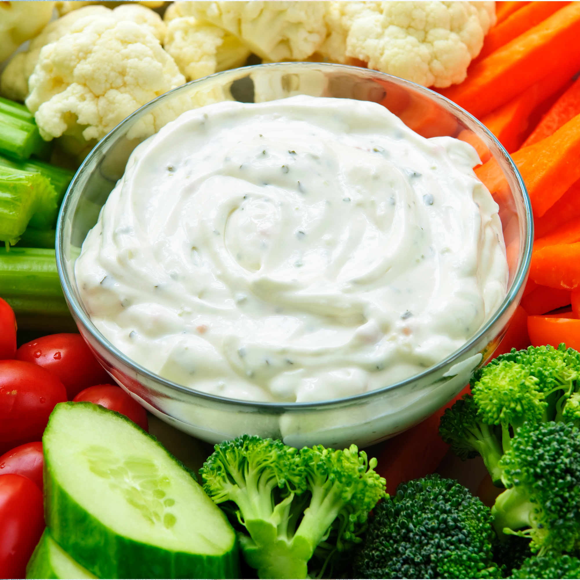 牧场调味料和切割蔬菜