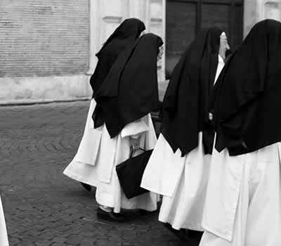 修女集团。