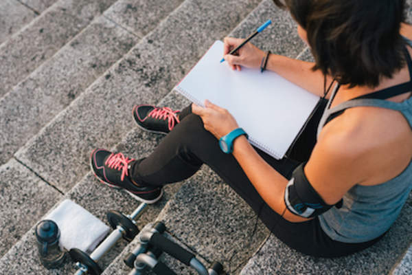 跟踪运动和目标。