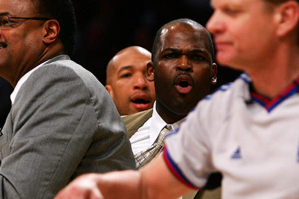 莫里斯·卢卡斯限制开拓者教练。