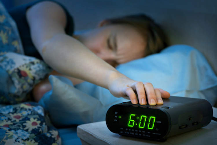 起床的时候打个盹。