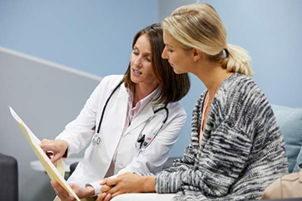 初级保健医师解释信息。