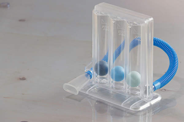 激励肺活量计。