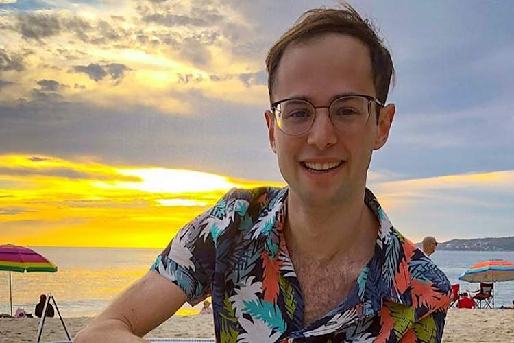 扎克Kornfeld的长椅上的图像。