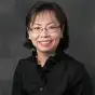 Mindie H. Nguyen，医学博士，头部特写。