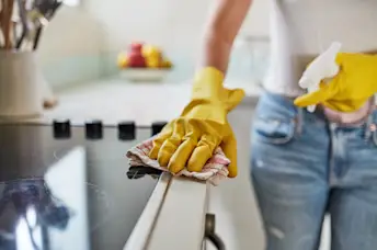 Cleaning stovetop
