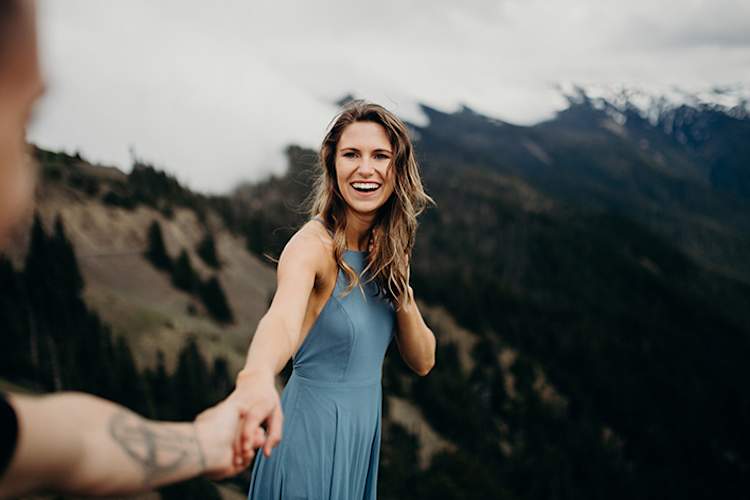 微笑的妻子,幸福的夫妻。