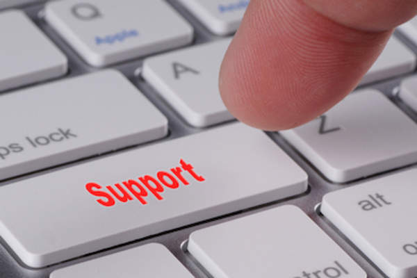 电脑键盘上的重点扶持。