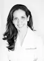 Christine Bishara,医学博士,爆头。